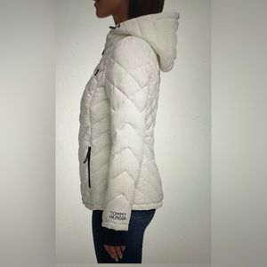Tommy Hilfiger women’s Hooded Jacket Puffer Jacket Size M NWT